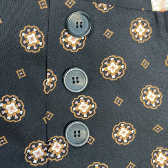 GB Gianni Bini | High Waist Black Plazzo Pants w/Gold Pattern & White Pi… - Picture 6 of 12